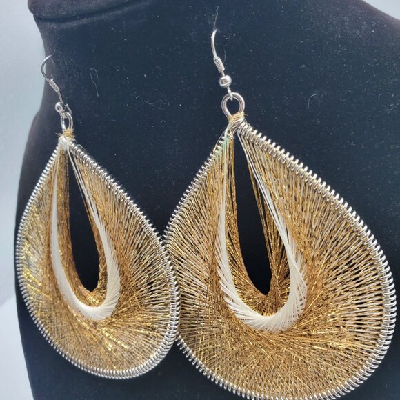 NWOT METALLIC THREAD TEARDROP EARRINGS - Picture 2 of 3